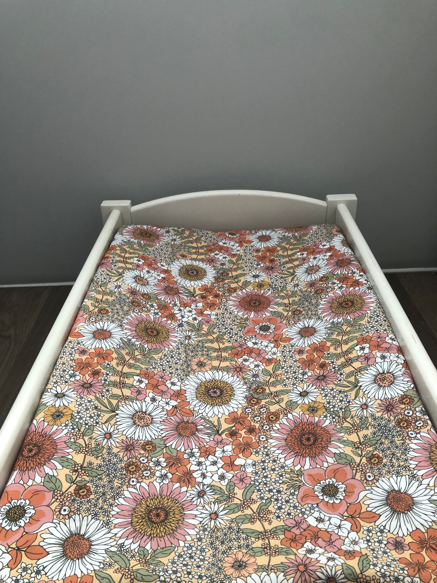 Sadie floral - change mat cover/fitted bassinet sheet